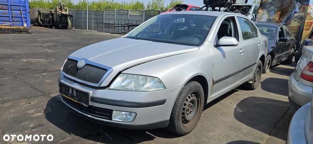 SKODA OCTAVIA II  04-08 1.9 TDI BKC - RADIO RADIOODTWARZACZ - 2