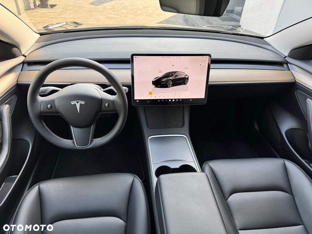Tesla Model 3 - 9