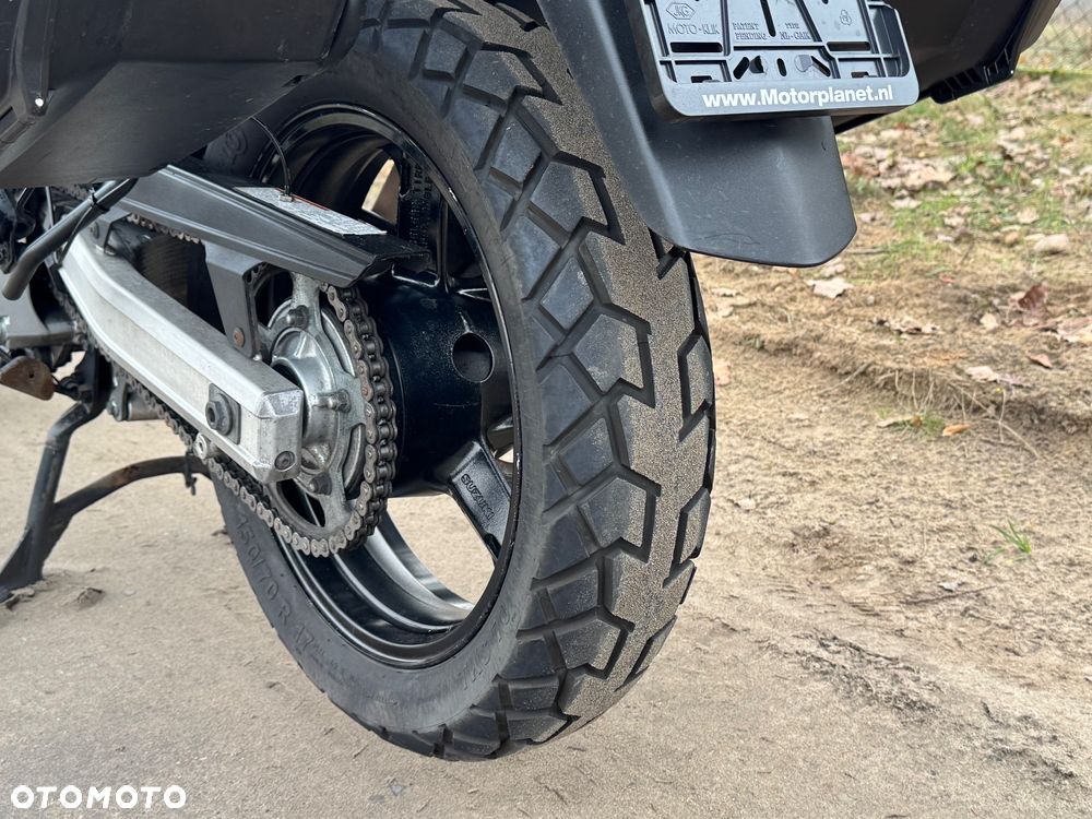 Suzuki V-STROM - 16
