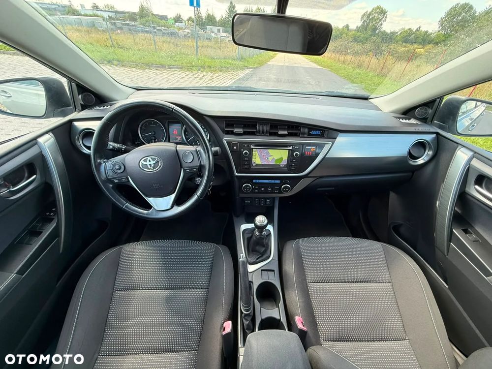 Toyota Auris - 10