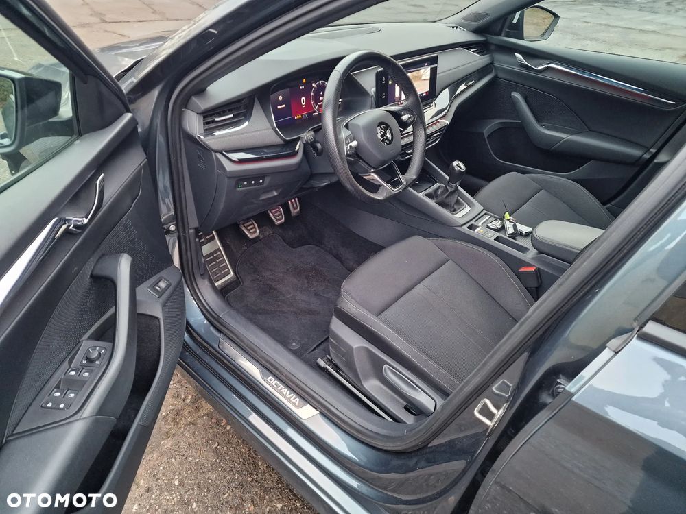 Skoda Octavia 2.0 TDI Sportline - 16