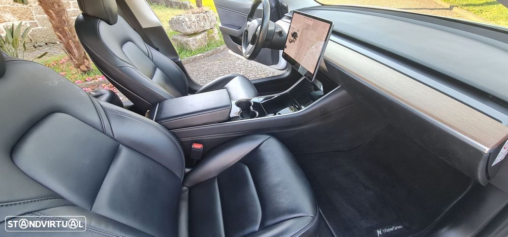 Tesla Model 3 Long-Range Dual Motor AWD - 17