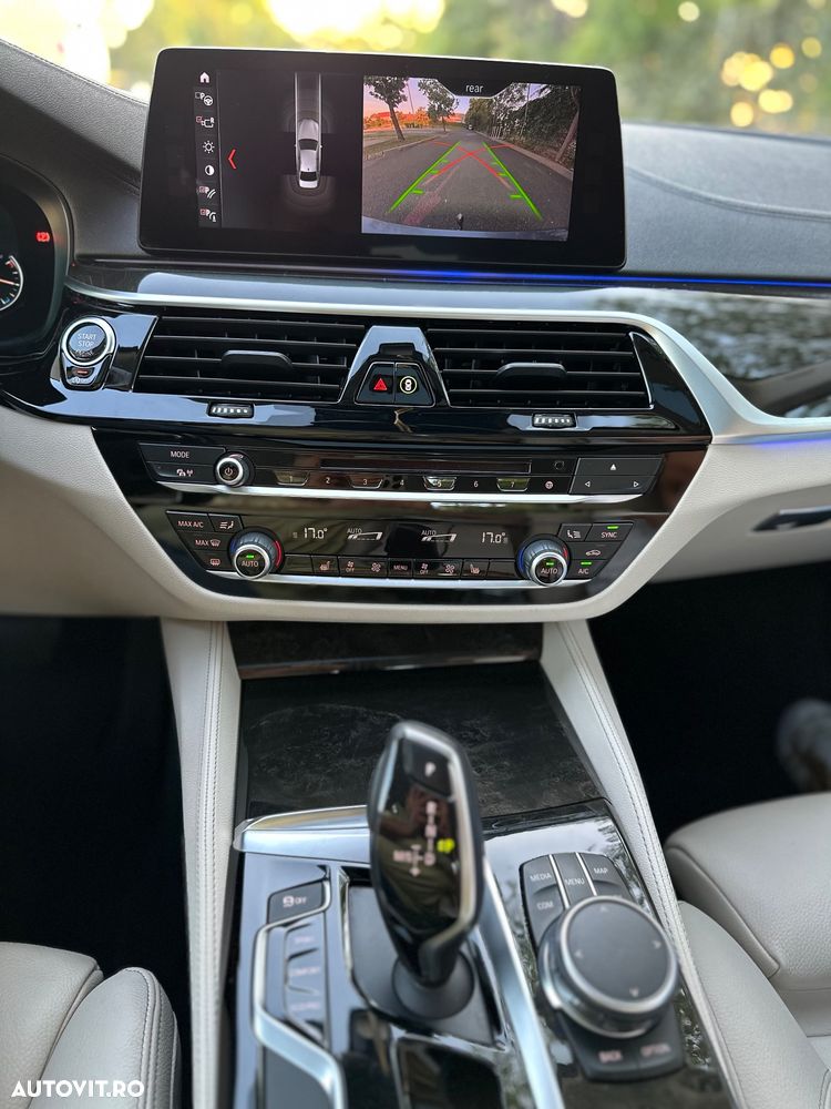 BMW Seria 5 520d xDrive AT - 12