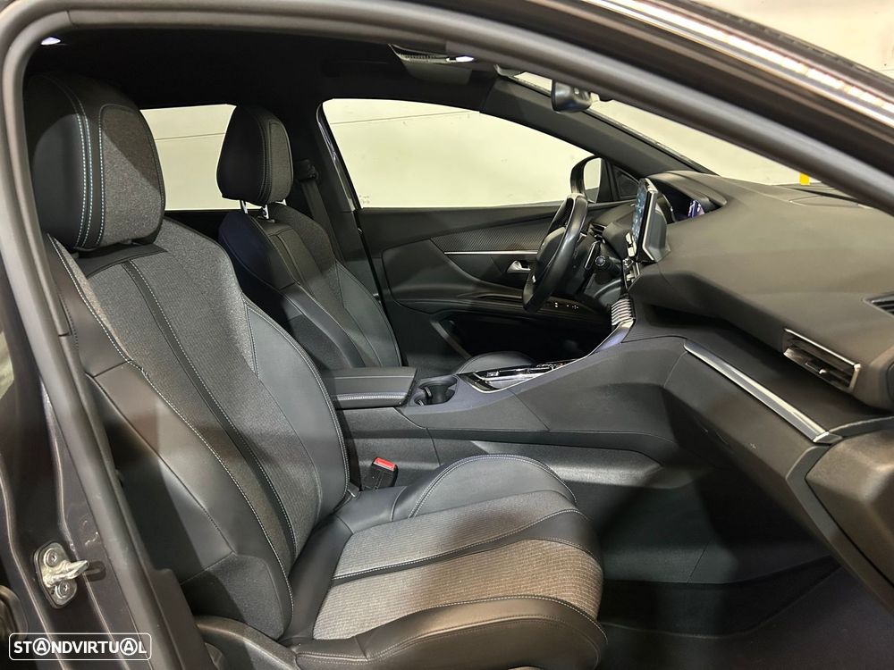 Peugeot 5008 1.5 BlueHDi Allure EAT8 - 18