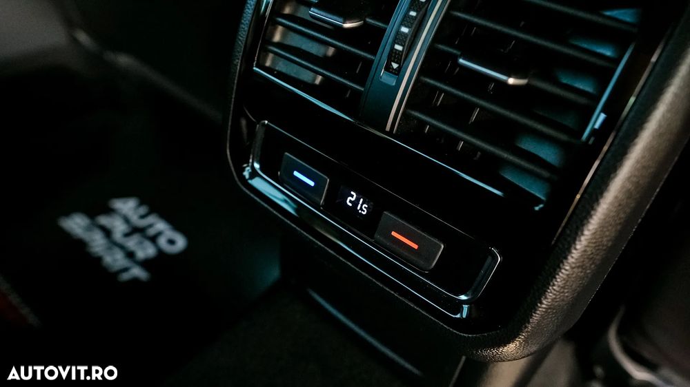 Volkswagen Passat 2.0 TDI DSG Highline - 30