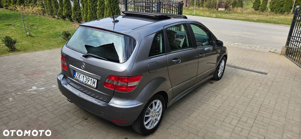 Mercedes-Benz Klasa B 180 BlueEFFICIENCY SPORT EDITION - 19