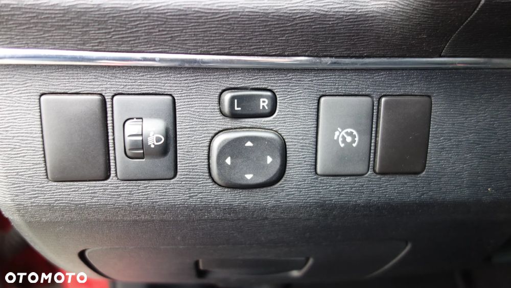 Toyota Avensis 1.8 Sol - 18