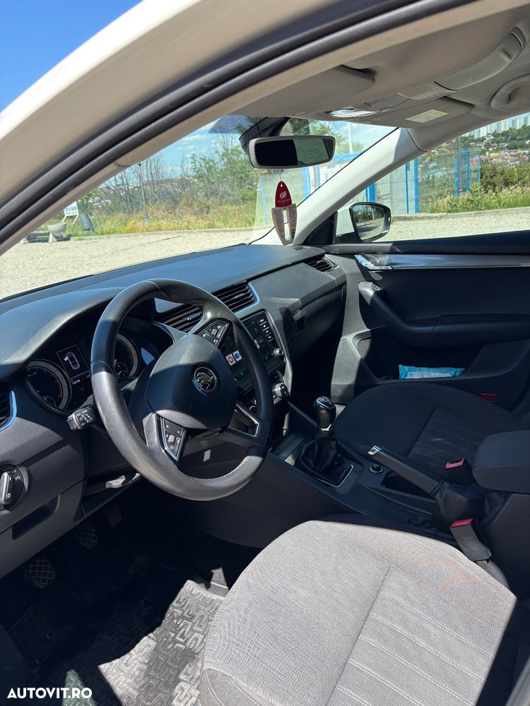 Skoda Octavia 1.6 TDI Ambition - 11