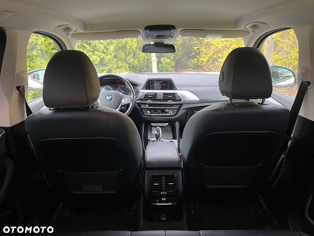 BMW X3 sDrive18d - 14