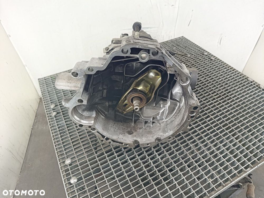 SKRZYNIA BIEGÓW MANUALNA 5 VW PASSAT B5 DHZ 1.8 20V - 1