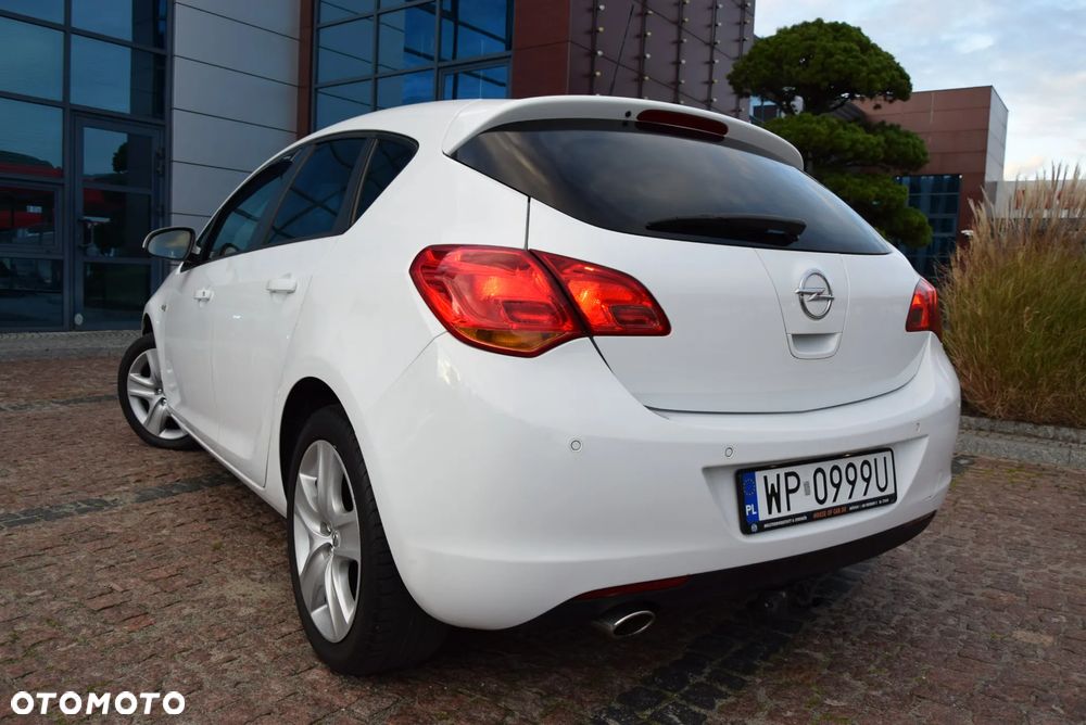 Opel Astra - 11
