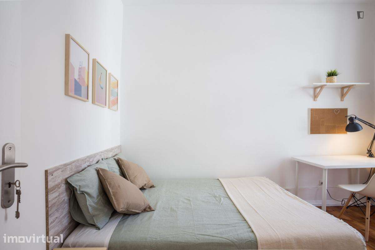 Quarto - localizado em Santos Lisbon - Grande imagem: 3/25
