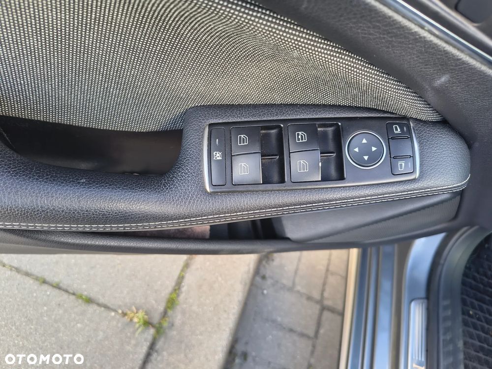 Mercedes-Benz Klasa A 180 (BlueEFFICIENCY) - 13