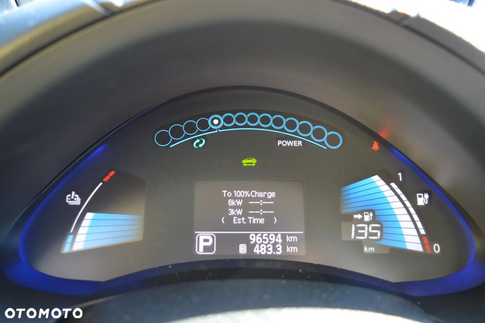 Nissan Leaf 24 kWh (mit Batterie) Visia + - 3