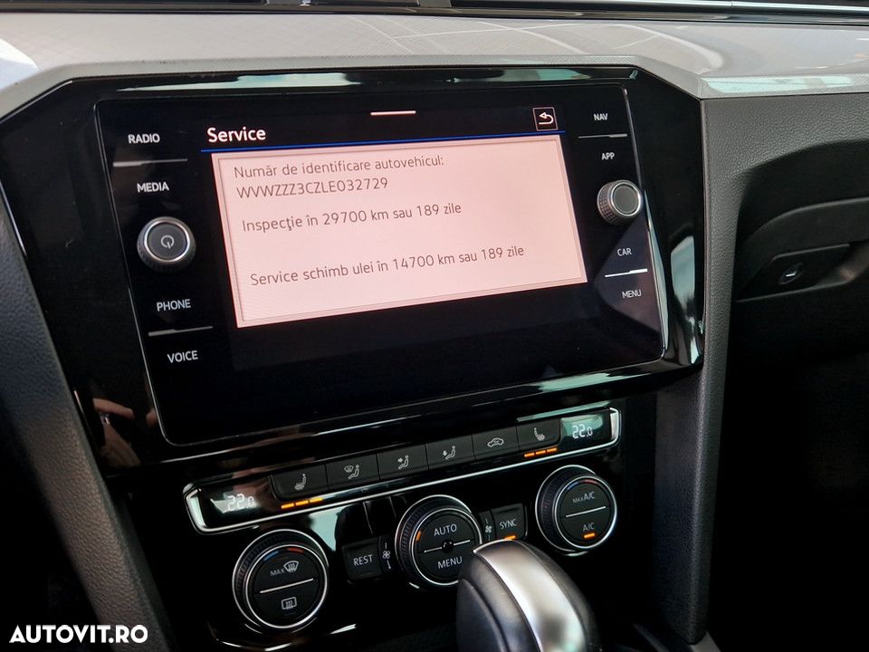 Volkswagen Passat - 25