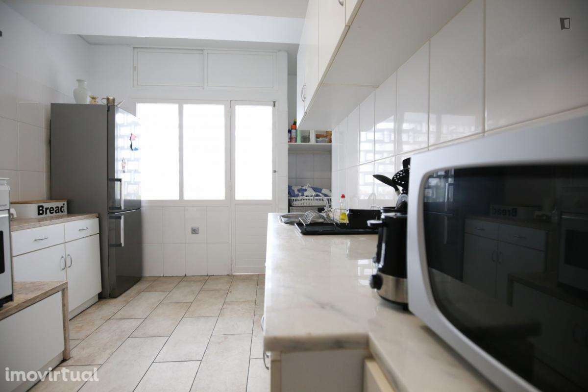 Quarto - localizado em Lisbon - Grande imagem: 5/30