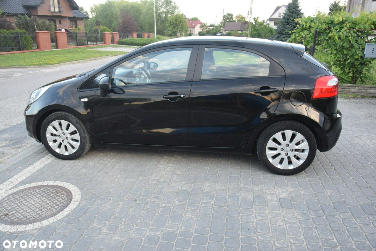 Kia Rio - 8