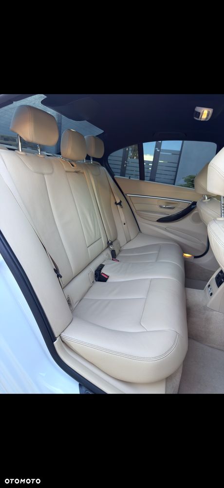 BMW Seria 3 328i xDrive - 21