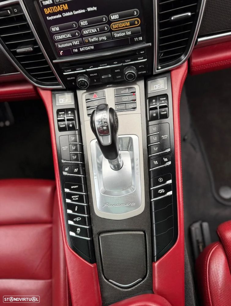 Porsche Panamera Turbo PDK - 31