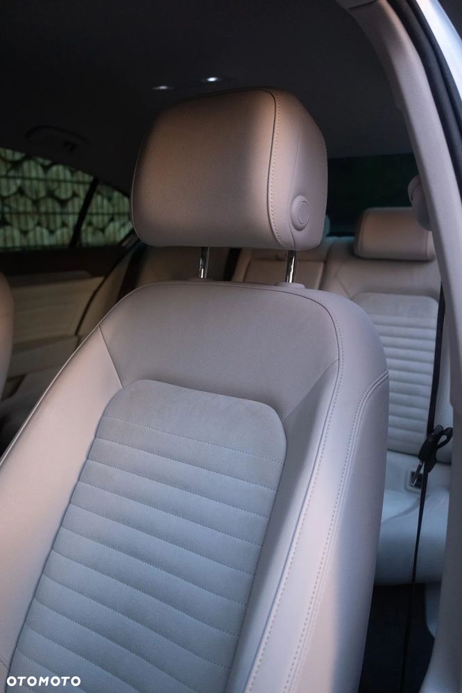 Volkswagen Passat 2.0 TSI Elegance DSG - 28