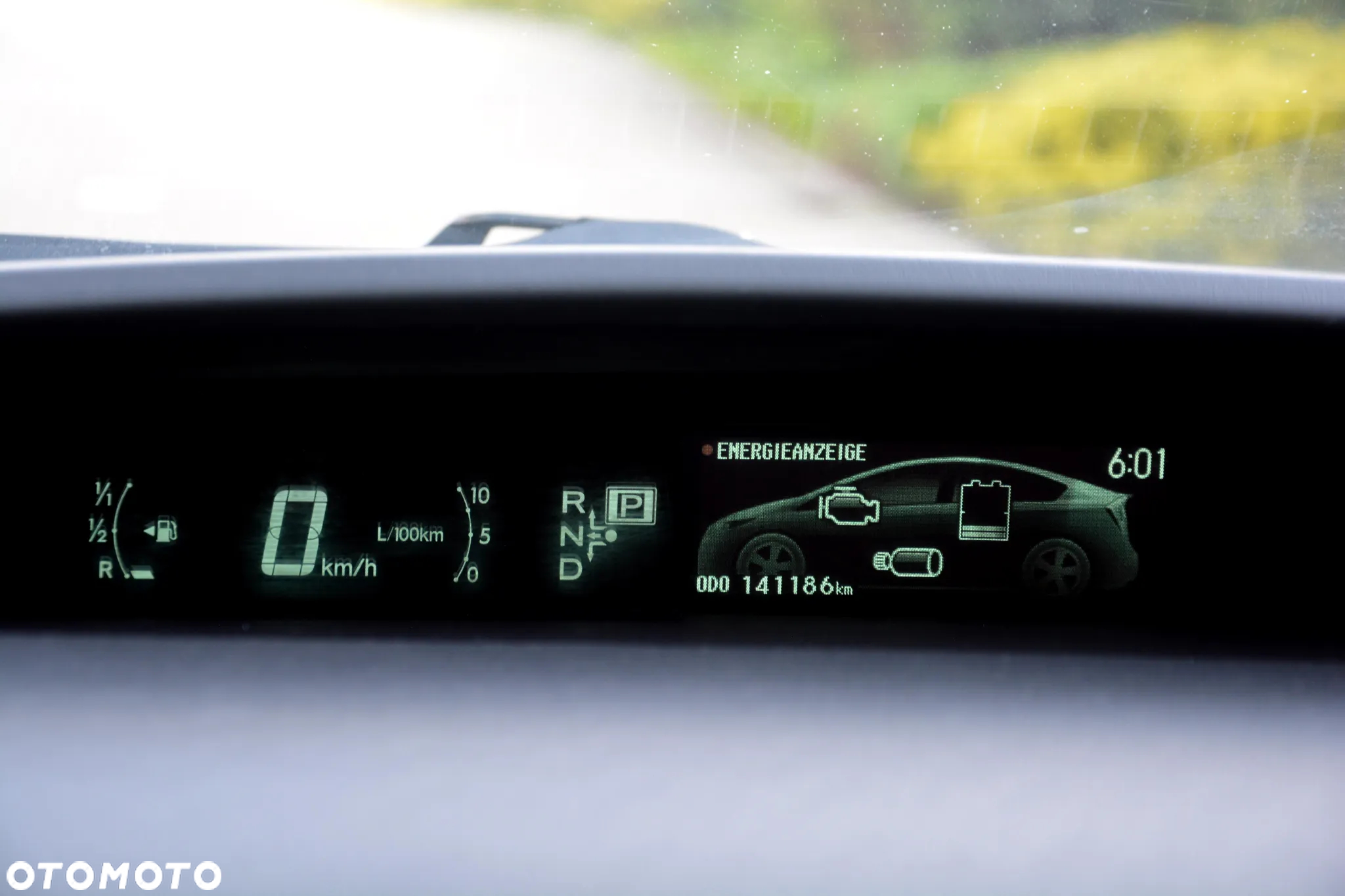 Toyota Prius (Hybrid) Executive - 28