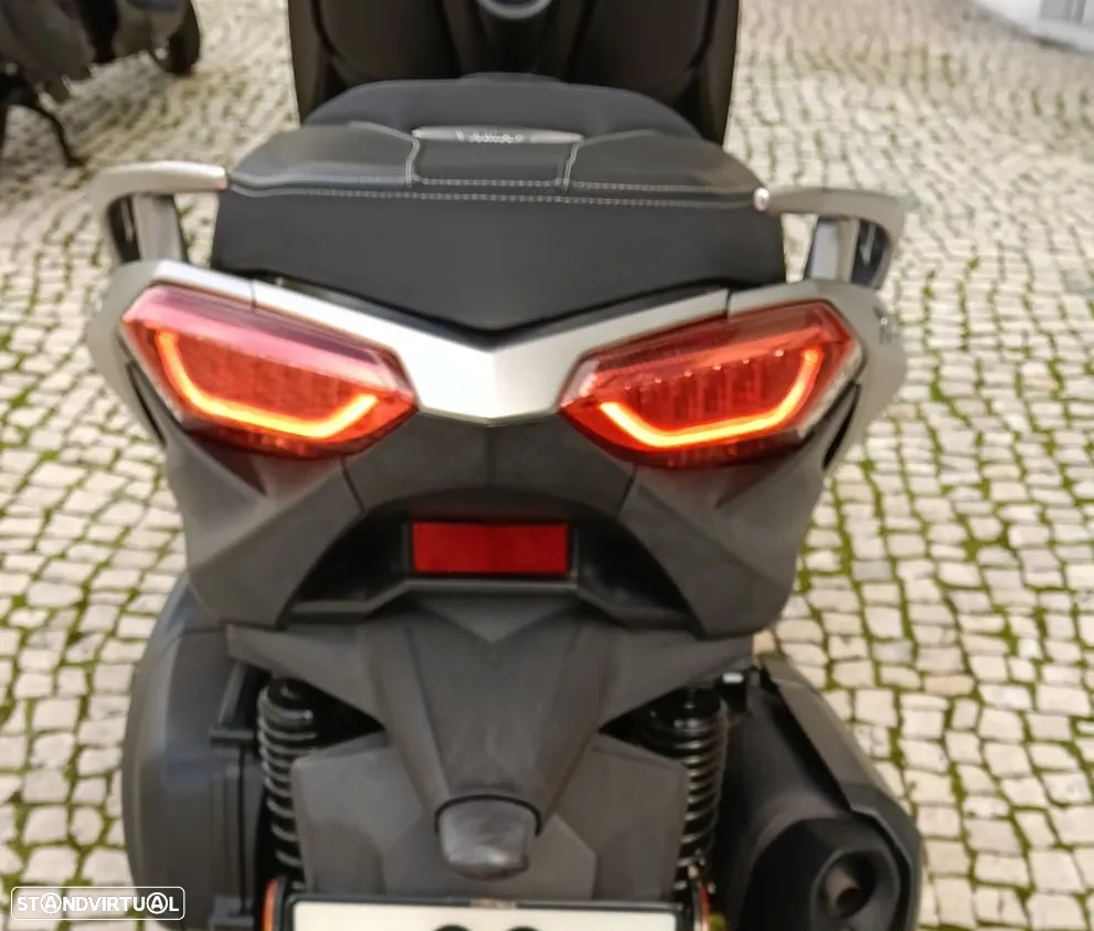 Yamaha X-Max 300 - 7