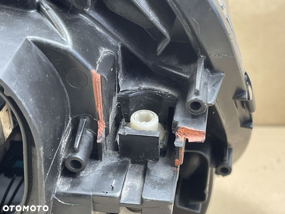 MINI COUNTRYMAN  R60 R61 LAMPA XENON  PRZÓD PRAWA PRZEDNIA CZARNA 9808250 - 11