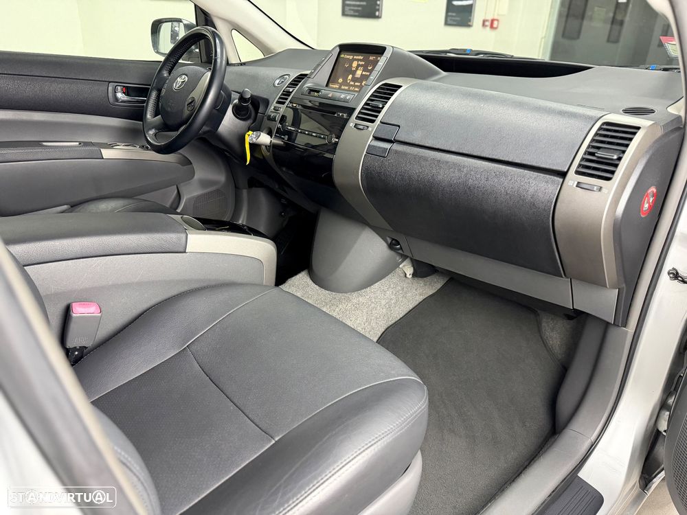 Toyota Prius 1.5 VVT-i HSD Sol - 22