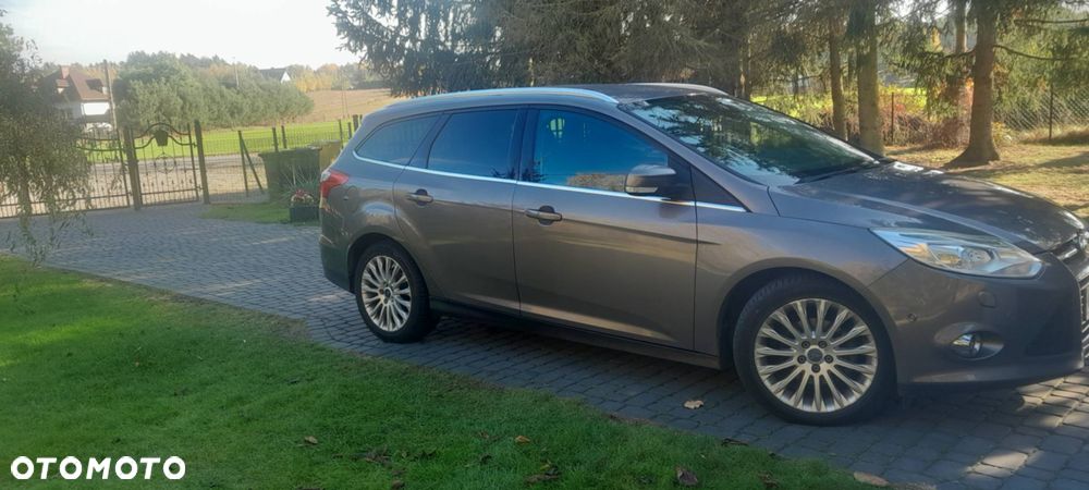 Ford Focus 2011 photo 2