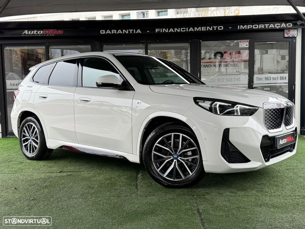 BMW iX1 eDrive20 Pack Desportivo M - 1