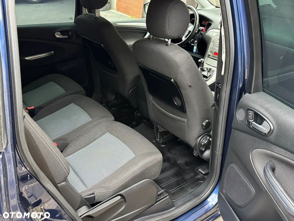 Ford Galaxy 2.0 Ambiente - 16