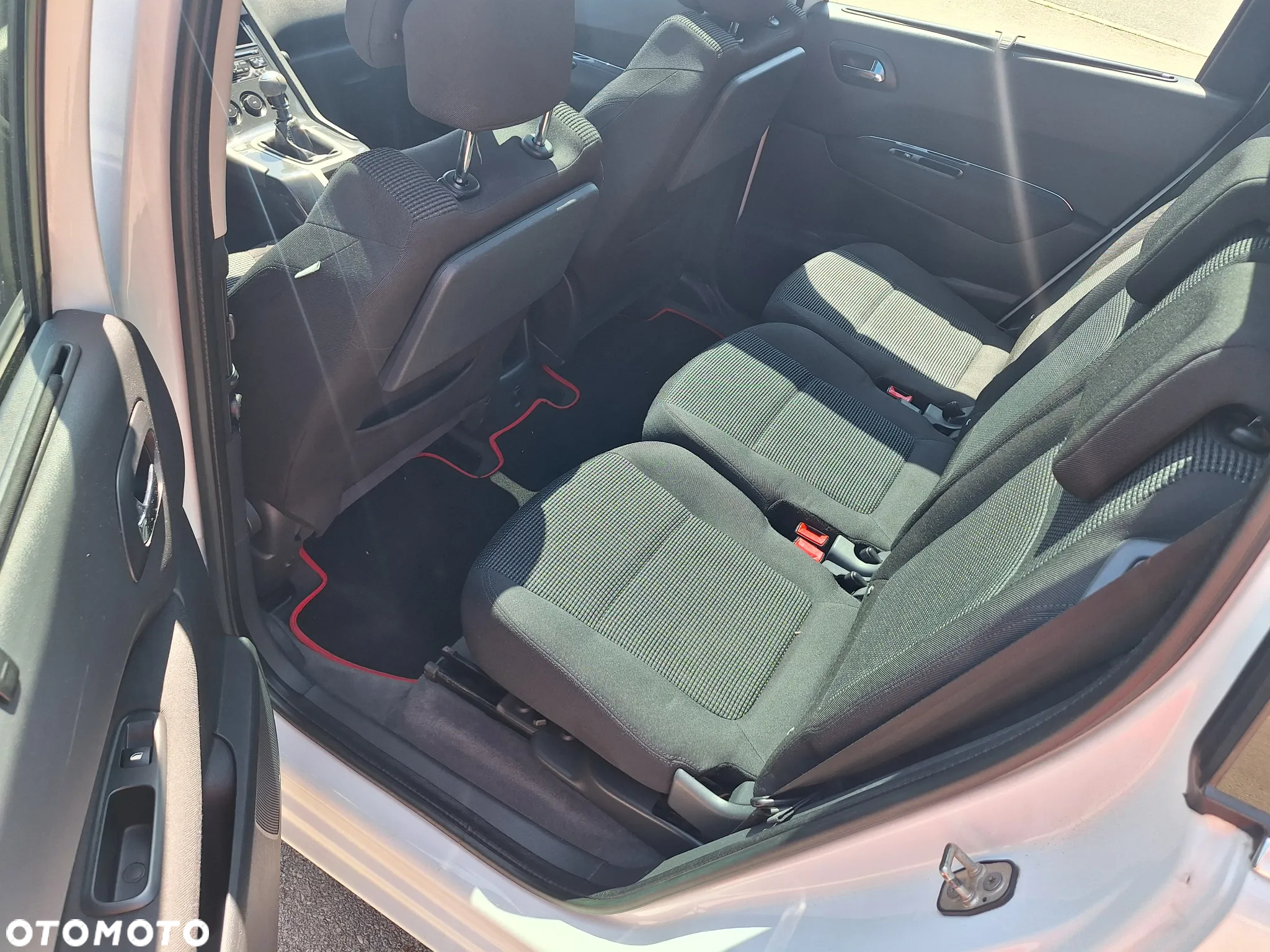 Peugeot 5008 - 14