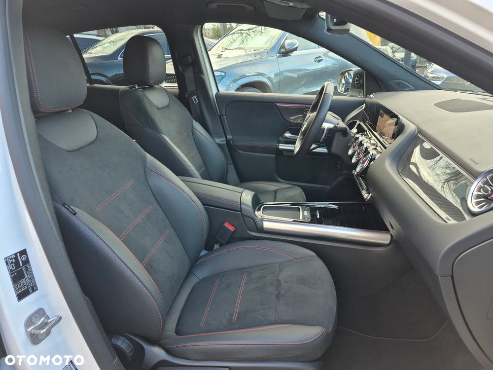 Mercedes-Benz GLA 200 AMG Line - 26