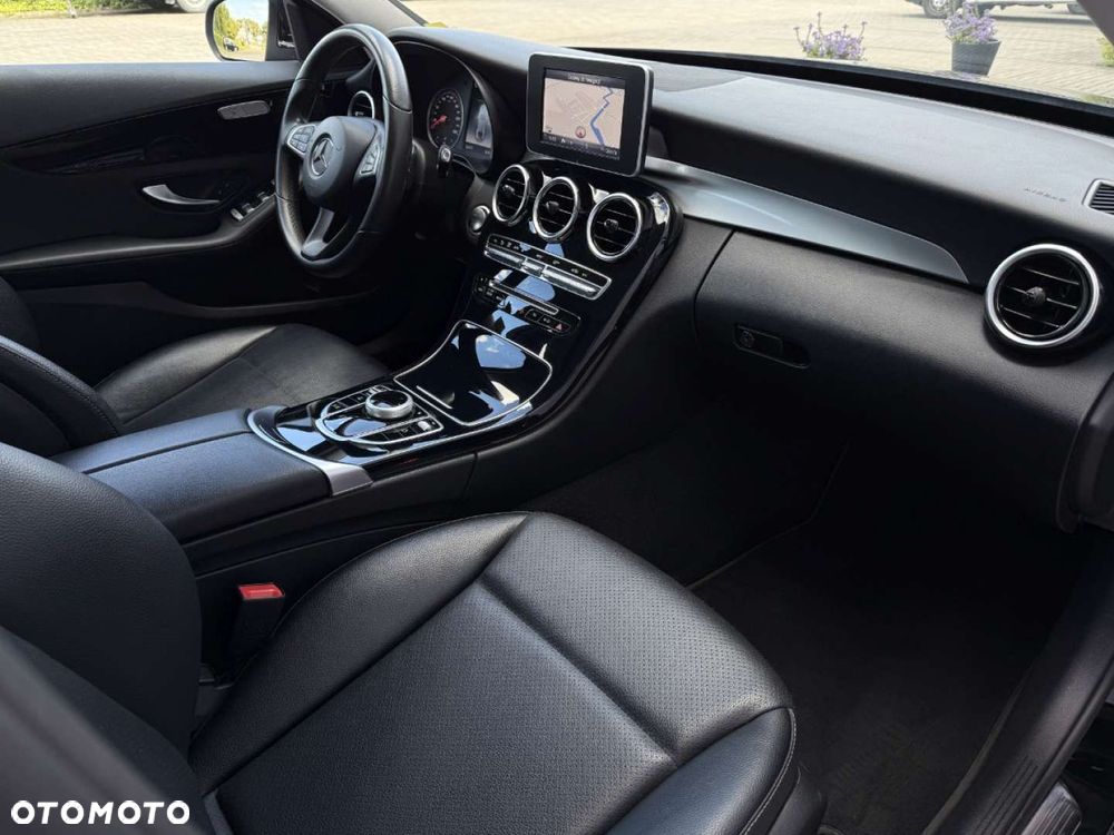 Mercedes-Benz Klasa C 160 Business Edition 9G-TRONIC - 28