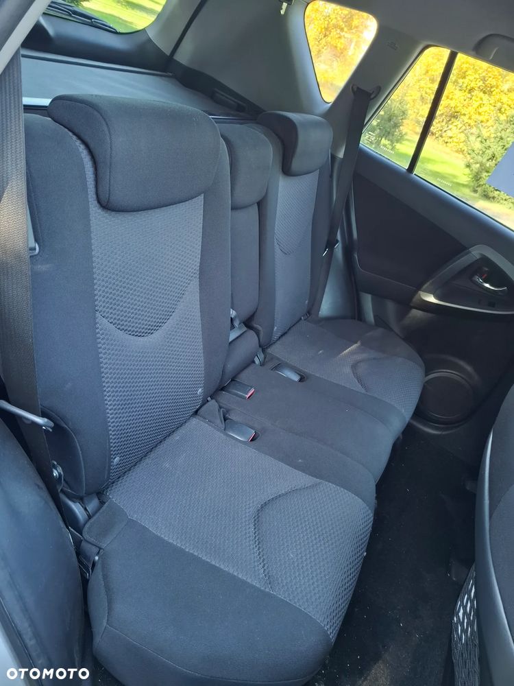 Toyota RAV4 - 10