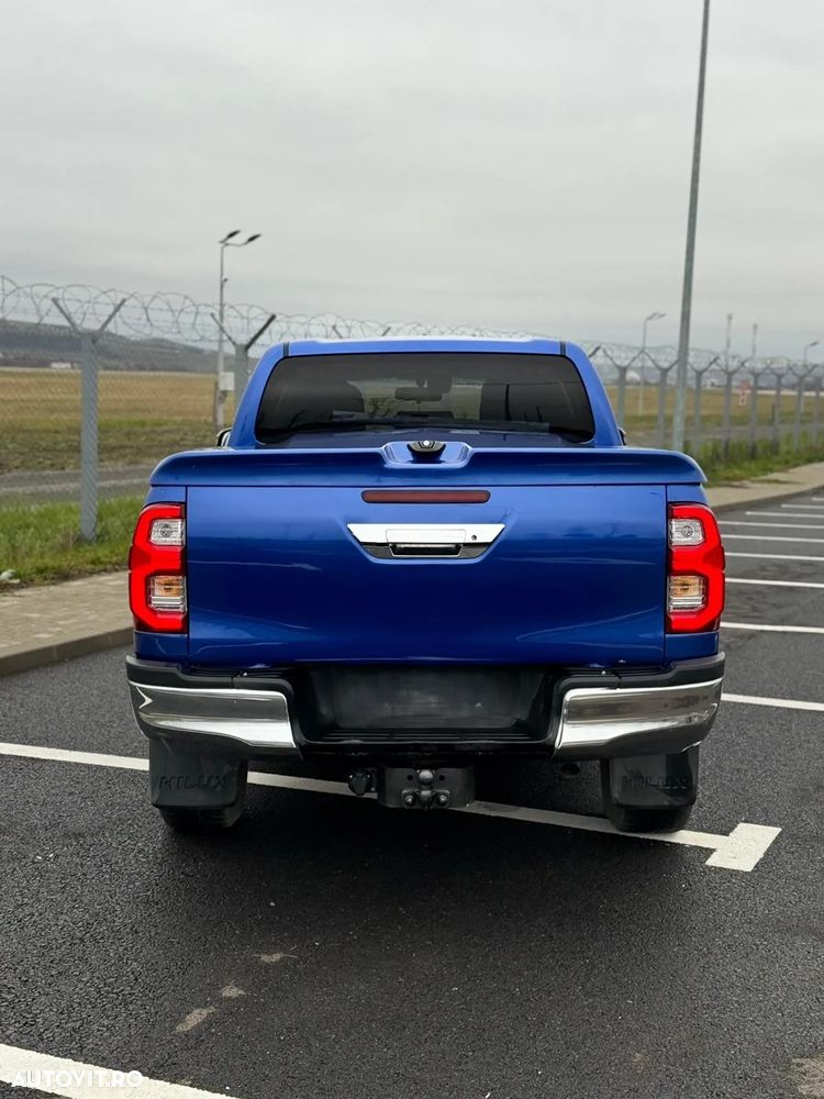 Toyota Hilux 4x4 Double Cab A/T Invincible - 6