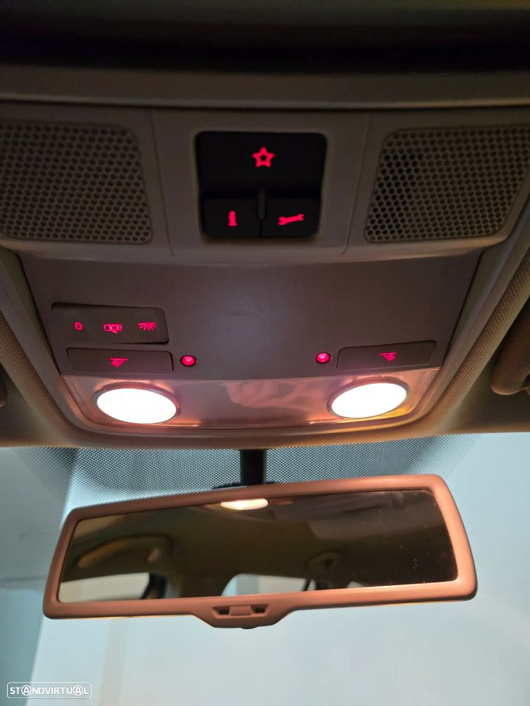 VW Golf Variant 1.6 TDi Confortline - 22