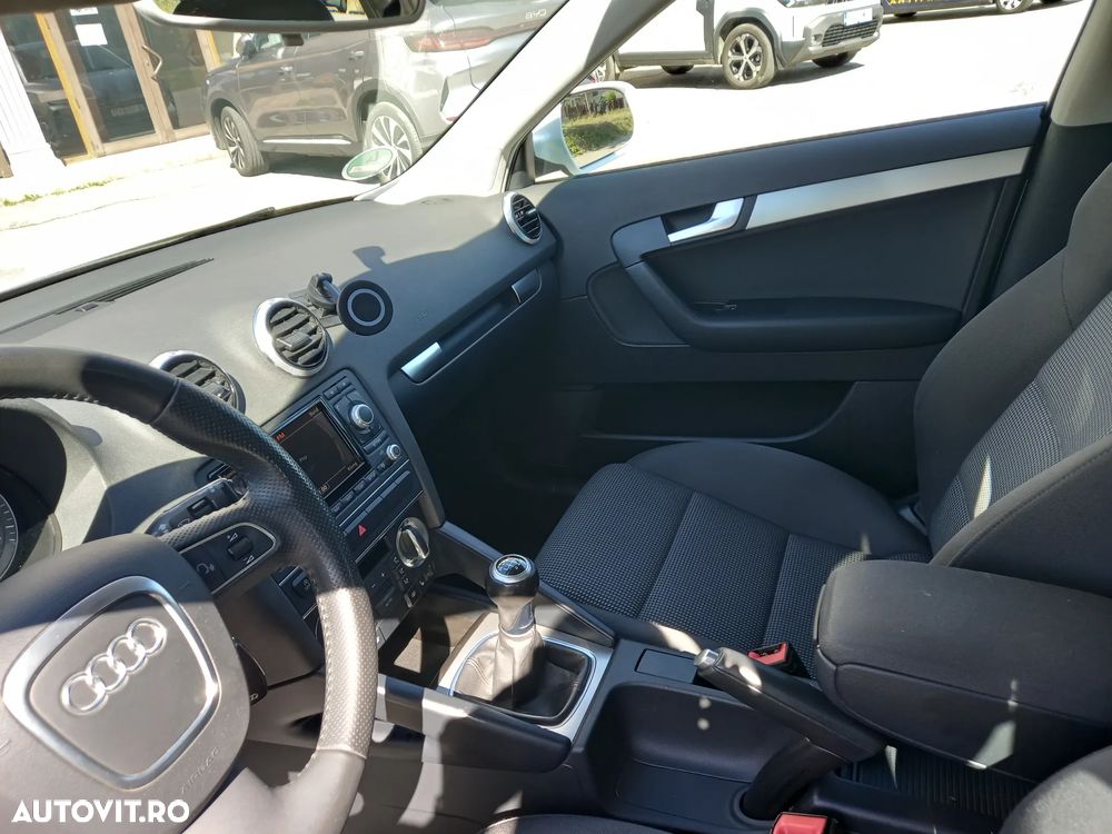 Audi A3 Sportback 2.0 TDI DPF S line Sportpaket - 13