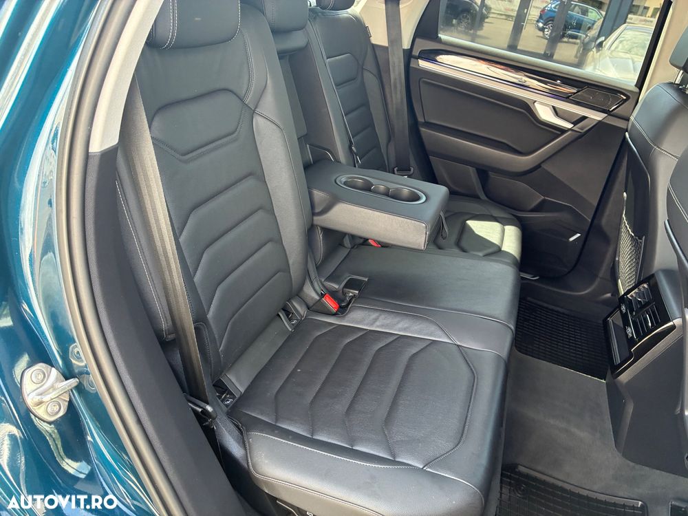 Volkswagen Touareg V6 TDI 4MOTION Elegance - 27