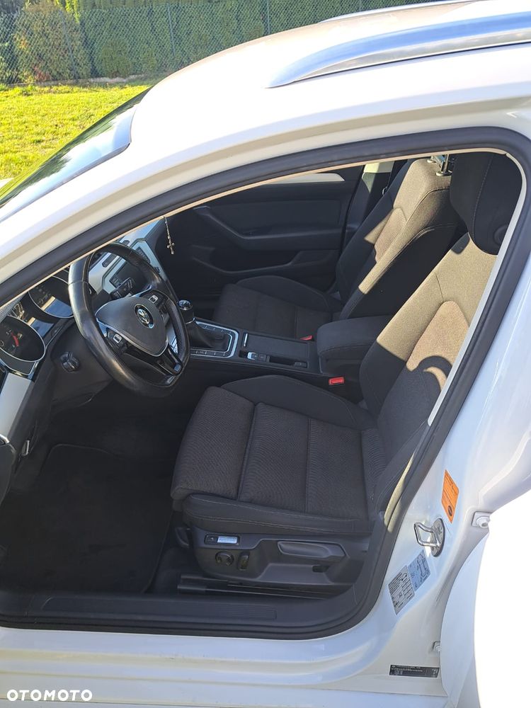 Volkswagen Passat 2.0 TDI (BlueMotion Technology) Comfortline - 6