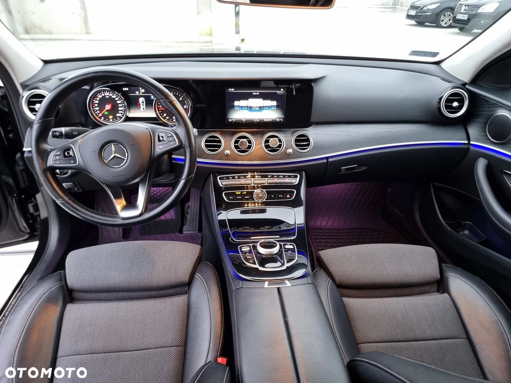 Mercedes-Benz Klasa E 220 d 9G-TRONIC - 11