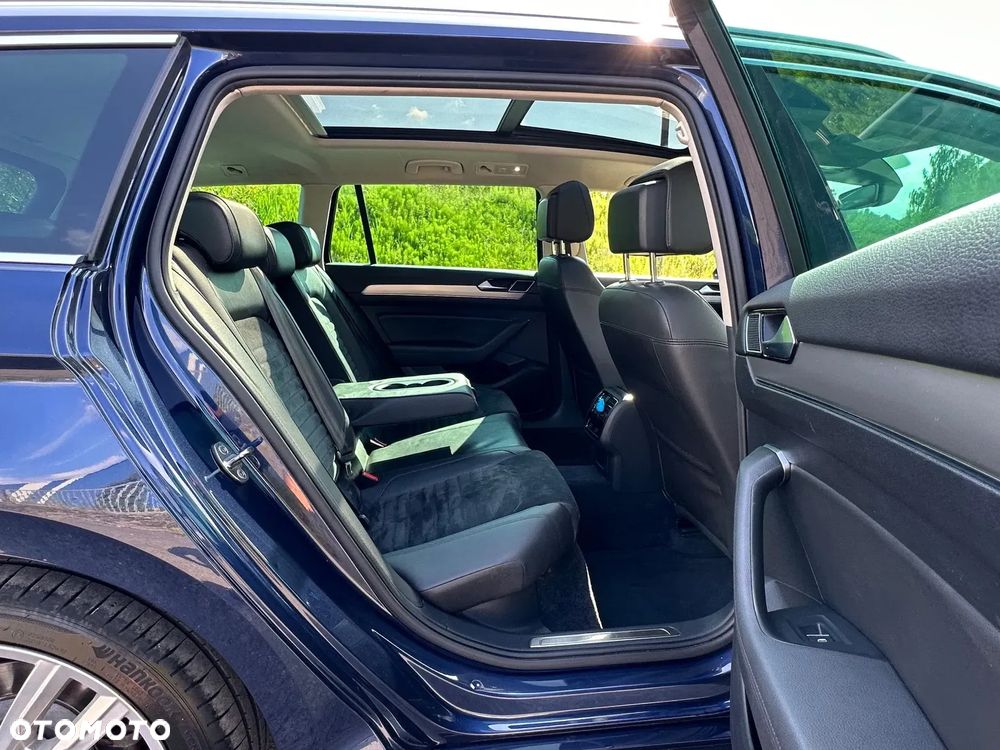 Volkswagen Passat Variant 2.0 TDI SCR DSG Highline - 19