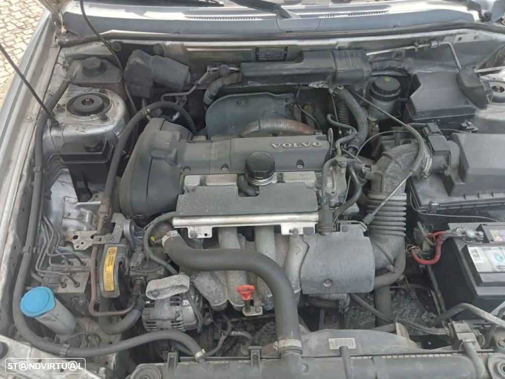 Volvo V40 1.6 - 23