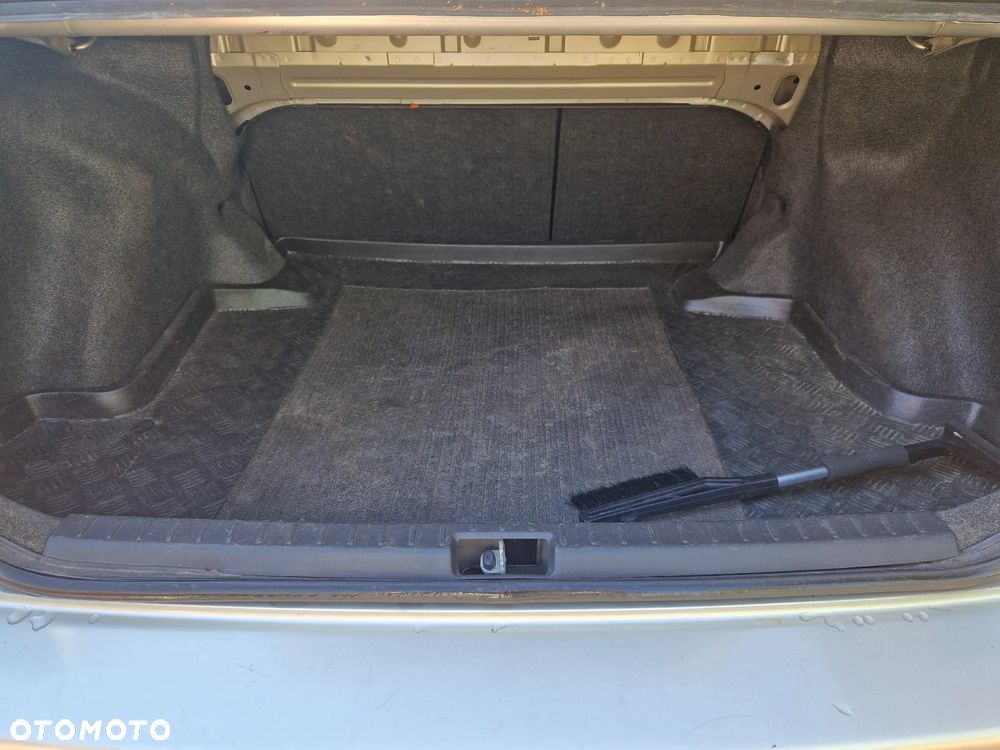 Toyota Corolla - 8