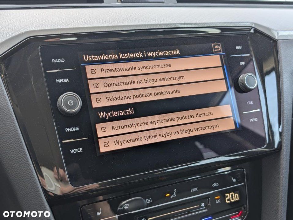 Volkswagen Passat - 24