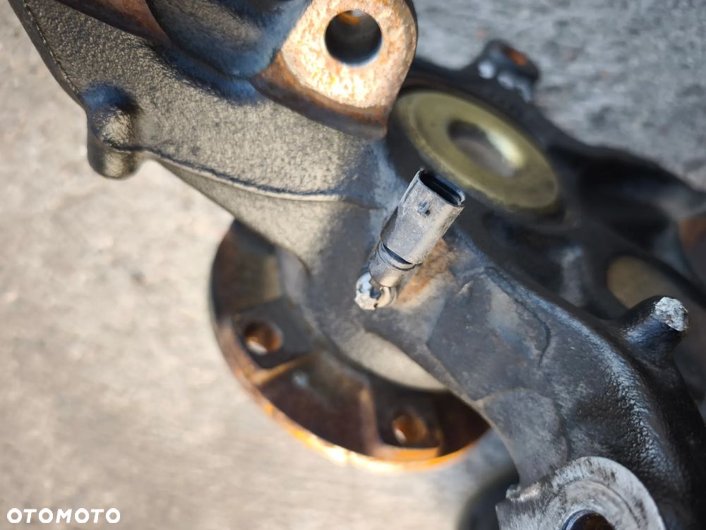 Zwrotnica piasta prawa Mercedes-Benz Sprinter w907 a9073320400 2018-2025 - 5