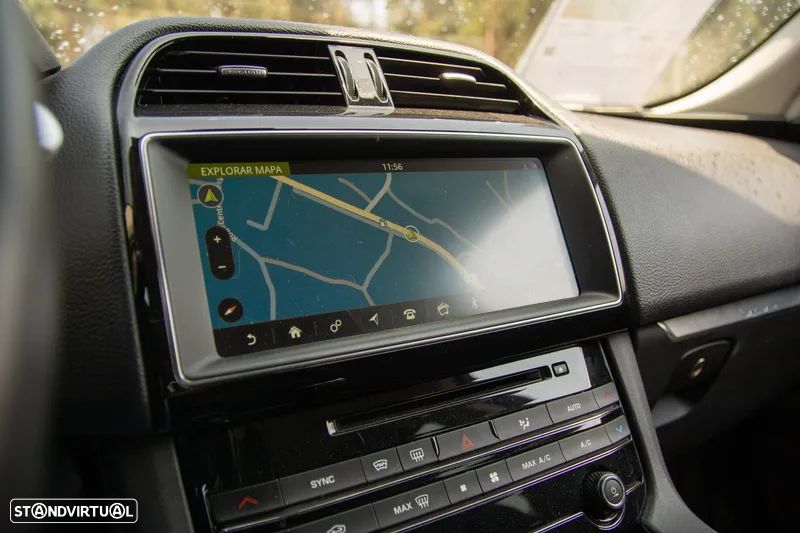 Jaguar F-Pace 20d R-Sport - 11