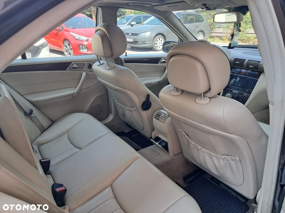 Mercedes-Benz Klasa C 280 Elegance 4-Matic - 13