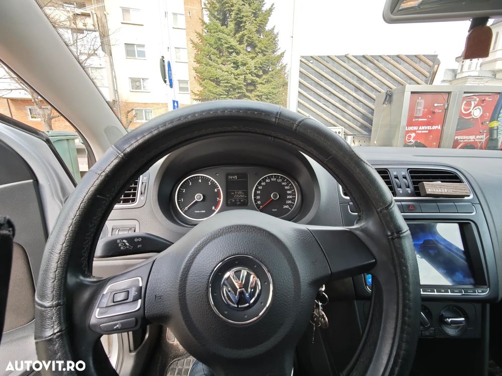 Volkswagen Polo - 8