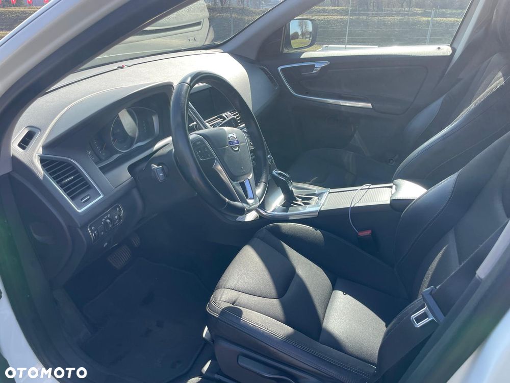 Volvo XC 60 D3 Drive-E Momentum - 3